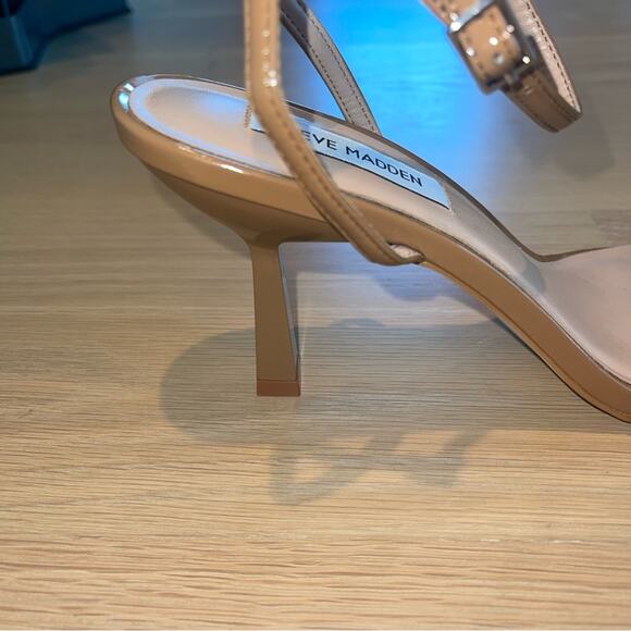 NWOB STEVE MADDEN Key Ankle Strap Stiletto Sandal In Cognac Patent 10 - Picture 6 of 7